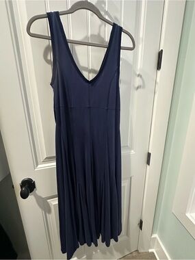 Maeve Women's Navy V-Neck Sleeveless Swing Dress